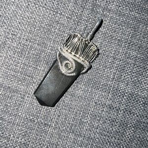 Black onyx pendant- NEW